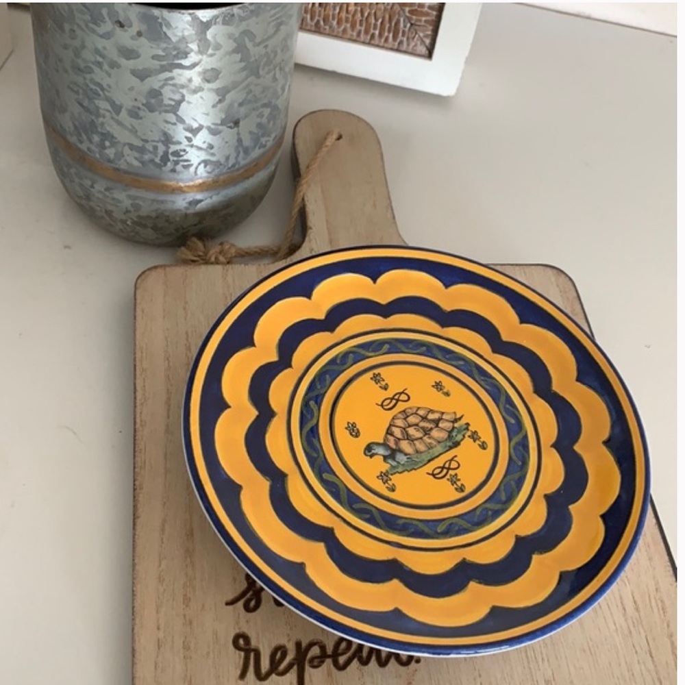 RARE Luke Duruta Italian Turtle dinner plate